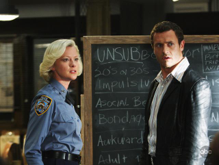 Illustration for article titled Revealing New Set Pics From Transformers 2 And Heroes
